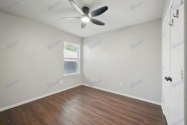 Building Photo - 1012 Waterview Dr