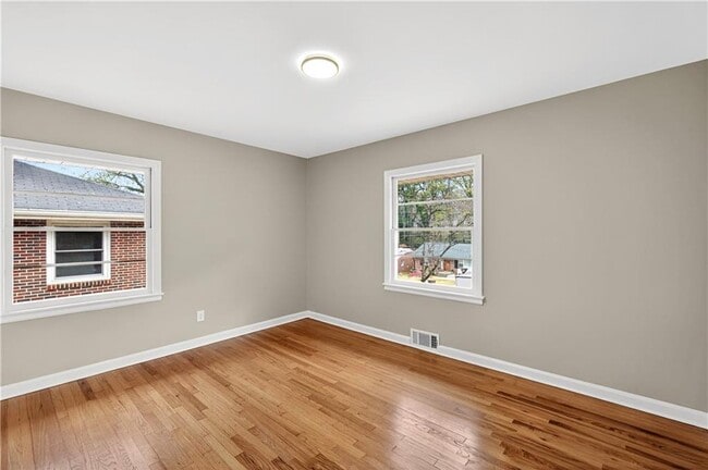 Building Photo - 2907 Cloverhurst Dr