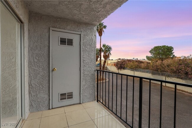 Building Photo - 4768 W Sand Creek Ave