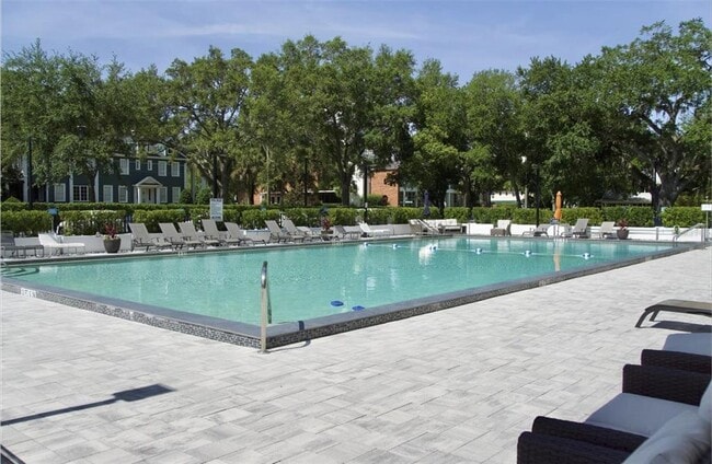 Building Photo - 400 E Colonial Dr