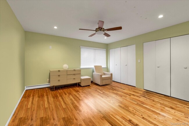 Building Photo - 8 Branding Iron Ln