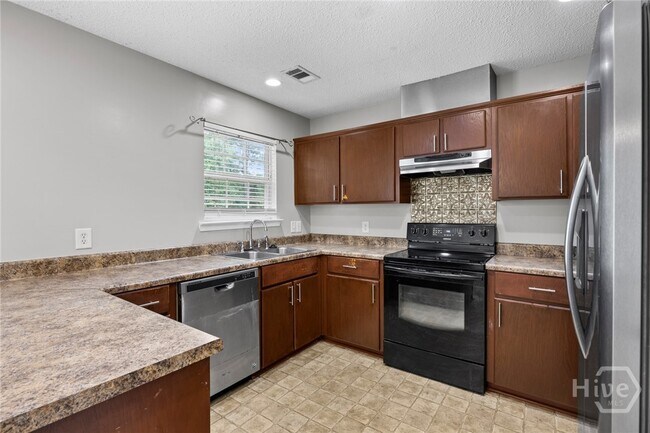 Building Photo - 115 Nandina Wy