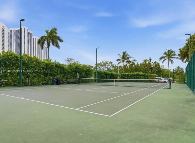 Building Photo - 16500 Collins Ave