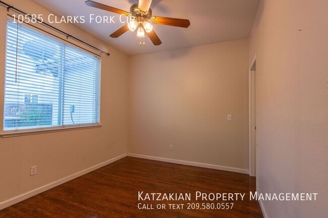 Building Photo - Charming 4-Bedroom Home in Spanos Park Wes...