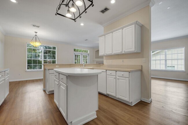 Building Photo - 8313 Elan Dr