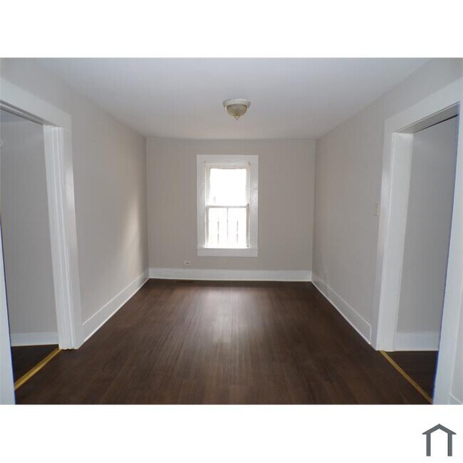 Building Photo - 1249 Waverly St