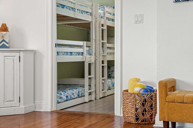 Building Photo - 4431 Luke Ave