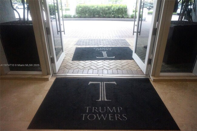 Building Photo - 15811 Collins Ave