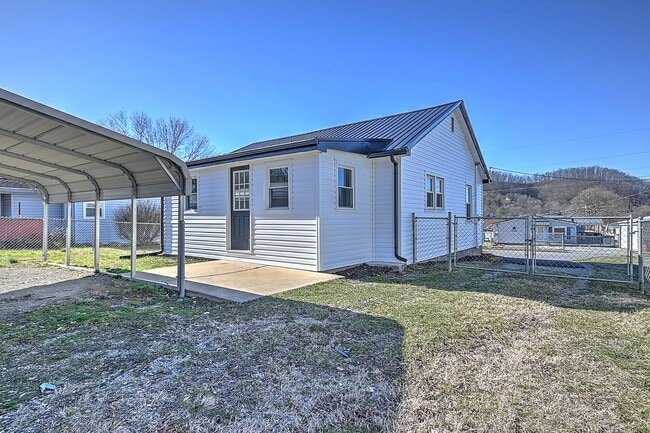 Building Photo - 502 Colorado St