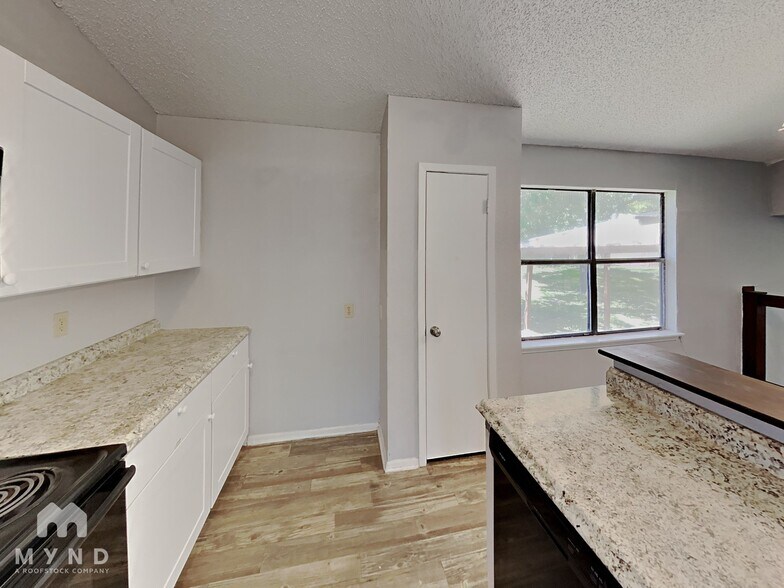 Building Photo - 4714 Crested Rock Dr