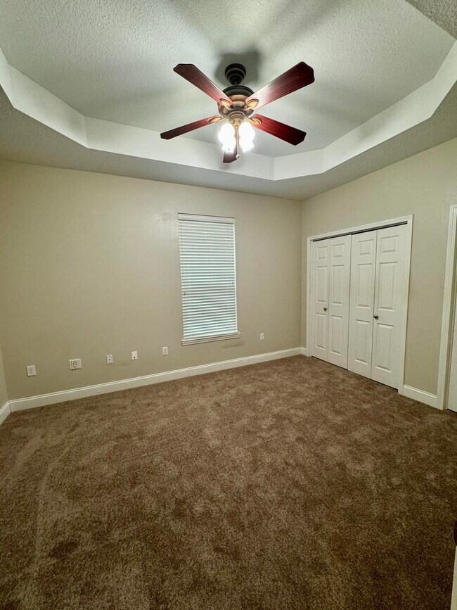 Building Photo - 217 Sweetwater Run