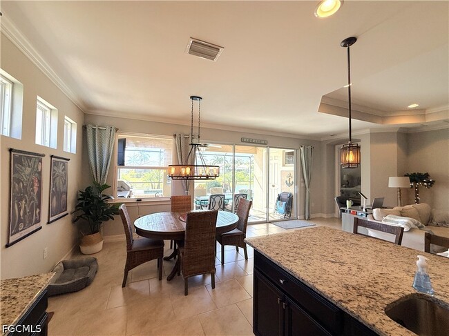 Building Photo - 3920 King Edwards St