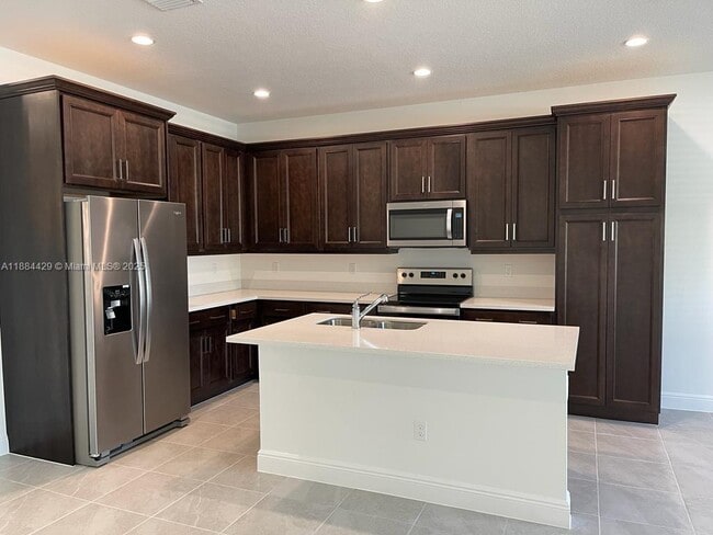 Building Photo - 534 Parsons Wy