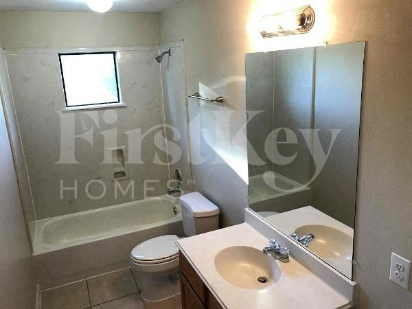 Building Photo - 2920 La Estancia Ln