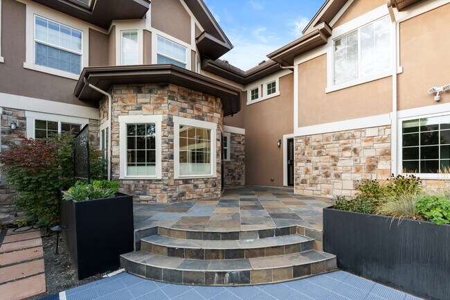 Building Photo - 8201 E 6th Ave