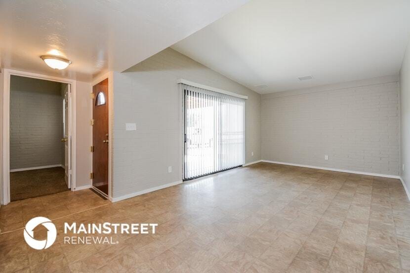 Building Photo - 734 W Holladay Dr