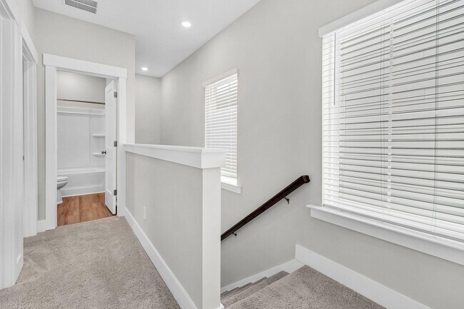 Building Photo - 396 Ripple Park Dr