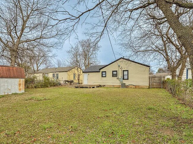 Building Photo - 1208 Jet Dr