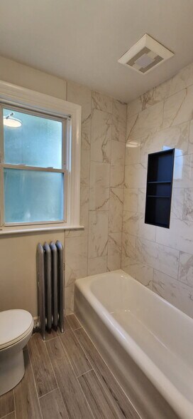 Bathroom - 425 Fountain St