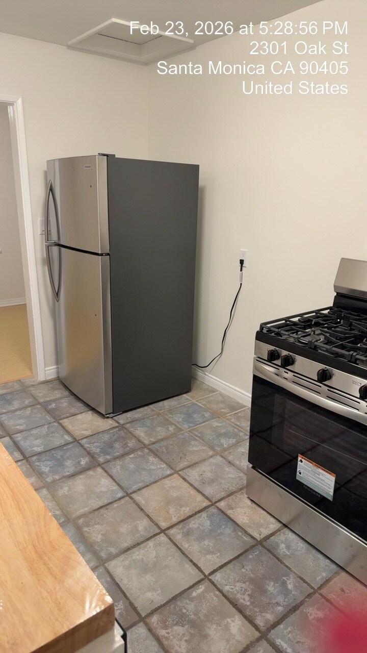 Building Photo - 2301 Oak St