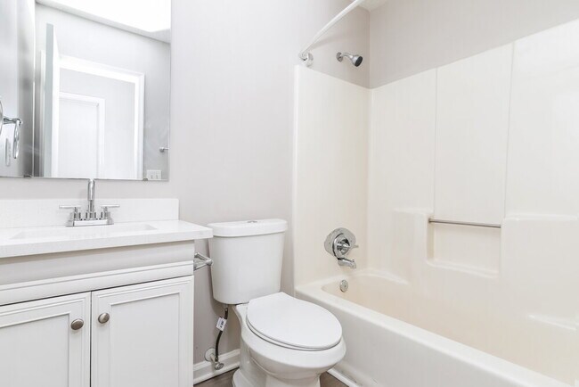 Building Photo - 692 Fair Harbor Dr