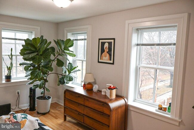 Building Photo - 1734 Bolton St