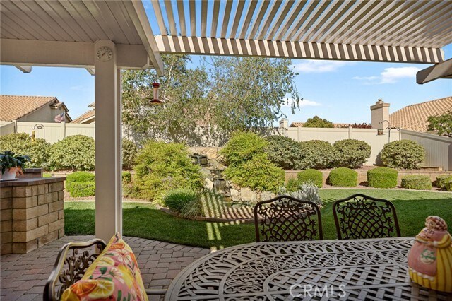 Building Photo - 1521 Fairway Oaks Ave