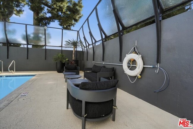 Building Photo - 2222 Ave of the Stars