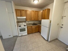 Building Photo - To register for the showing time below, note the 4 digit code: 3955 and click "APPLY NOW."(mobile...