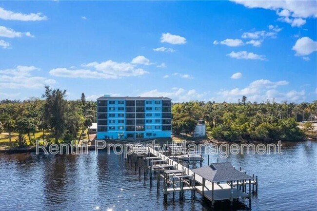 Building Photo - 2711 First Street