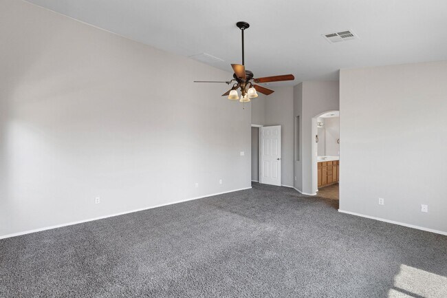 Building Photo - 2725 W Jasper Butte Dr