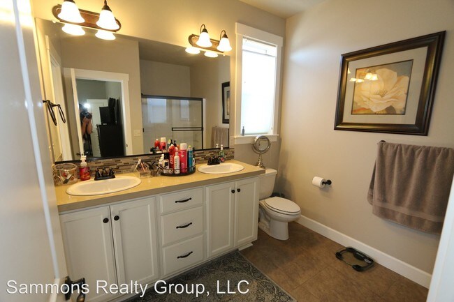 Building Photo - 9953 SE Merlo St