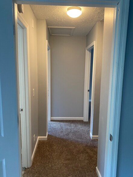 Building Photo - 738 Flint Ridge Dr