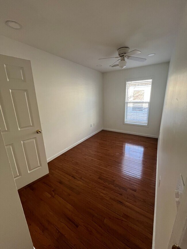 Building Photo - Beautifully Renovated 4 Bedroom | 3.5 Bathroom Home – Modern Finishes & Spacious Layout