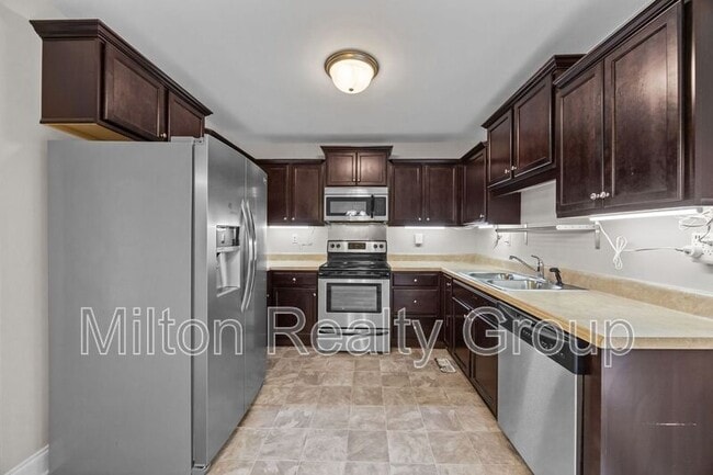 Building Photo - 95 Oxfordshire Dr