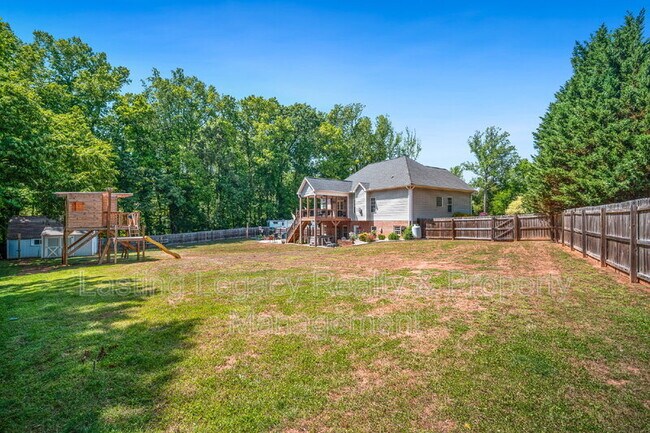 Building Photo - 187 Marbrook Dr