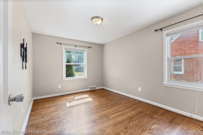 Building Photo - 13710 Balfour Ave