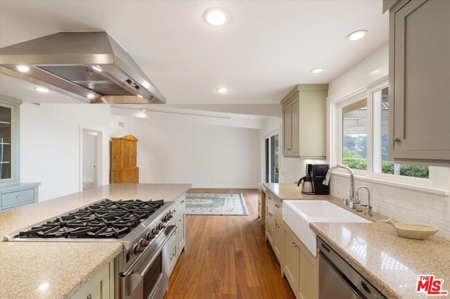 Building Photo - 1324 El Hito Cir