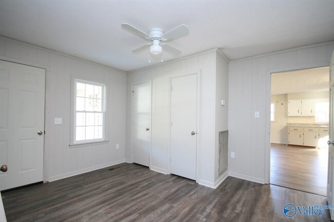 Building Photo - 8848 Sims Rd