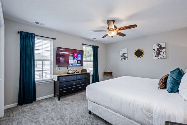 Building Photo - 29 Middleton Ct