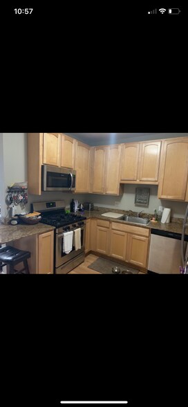 Building Photo - 600 N Dearborn St