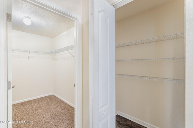 Building Photo - 3474 Cliffside Way