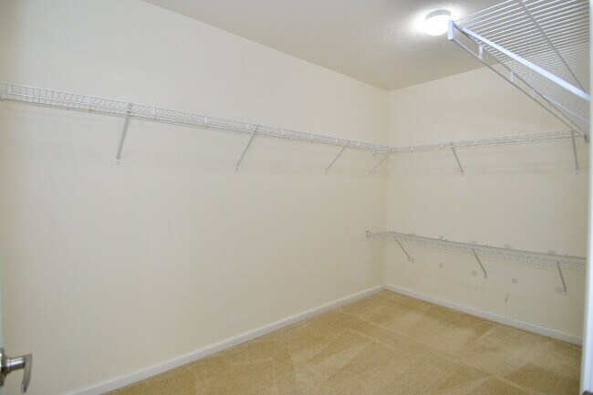 Building Photo - Spacious 5-bedroom, 3 full bath home in the Greenwood/Clark Pleasant area