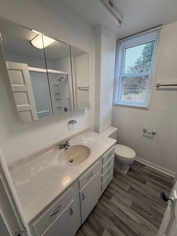 Building Photo - 2350 Marion St SE