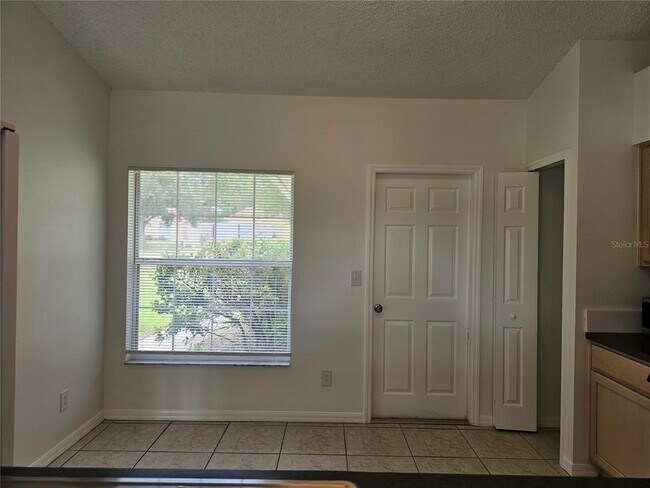 Building Photo - 13345 Pinyon Dr
