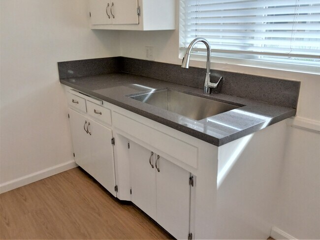 beautiful quartz countertop - 1311 N Fairfax Ave