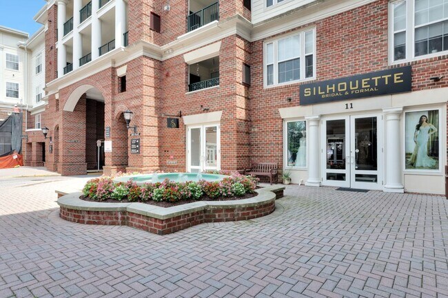 Building Photo - 3 Arch Pl