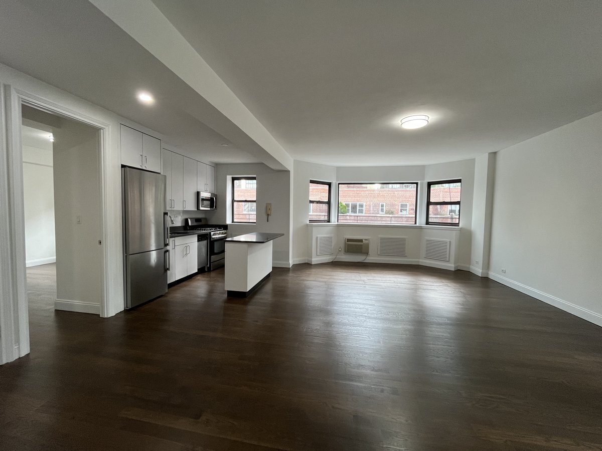 Building Photo - 20 Beekman Pl