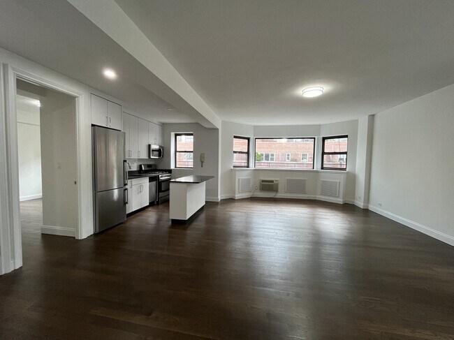 Building Photo - 20 Beekman Pl