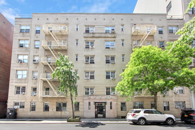 Building Photo - 210-218 W 19th St